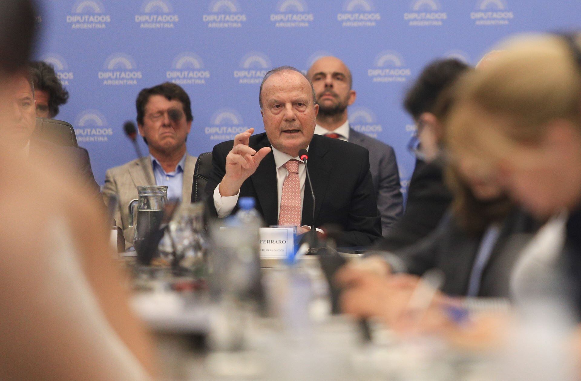 El Gobierno disfraza la salida de Ferraro de Infraestructura