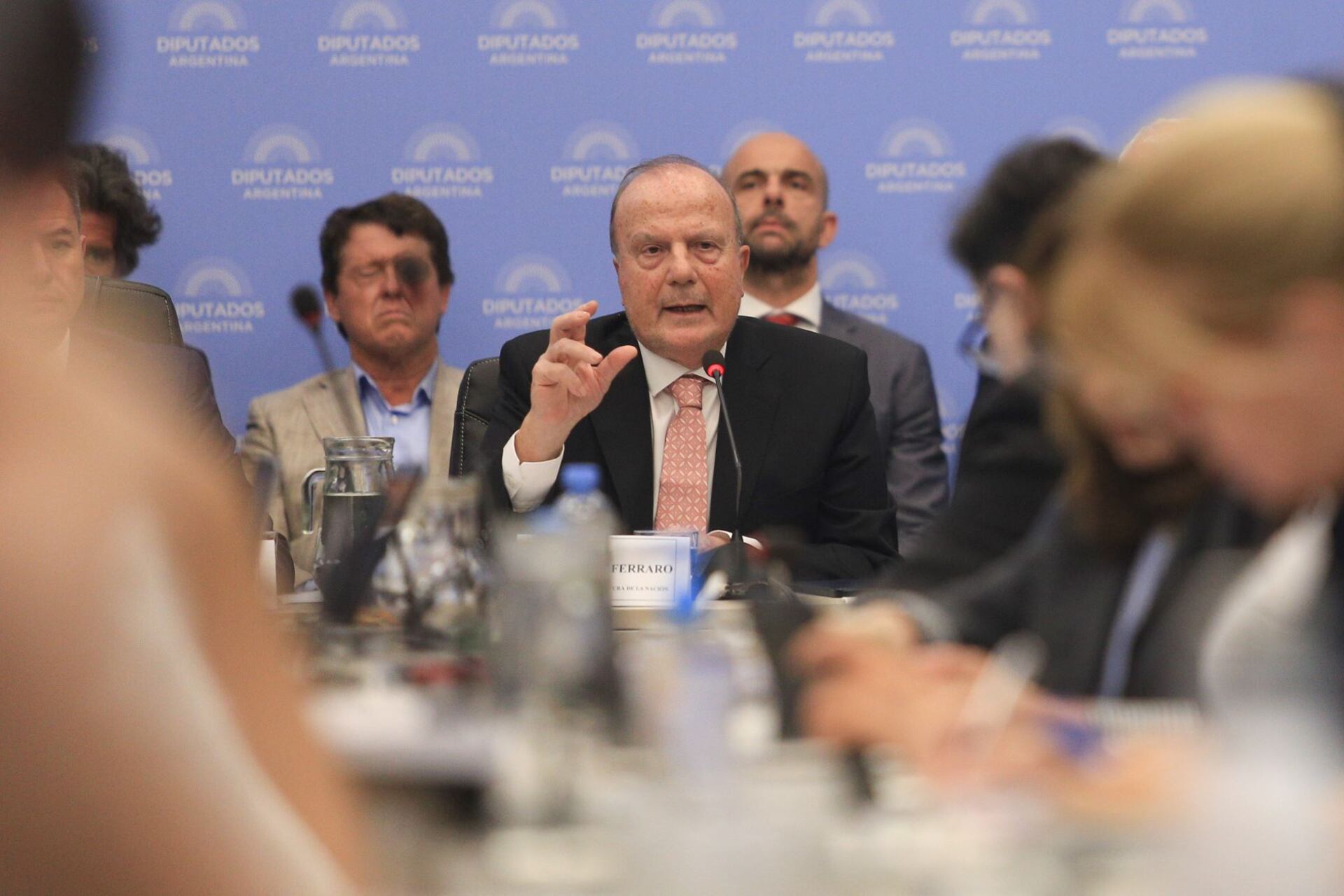 El Gobierno disfraza la salida de Ferraro de Infraestructura