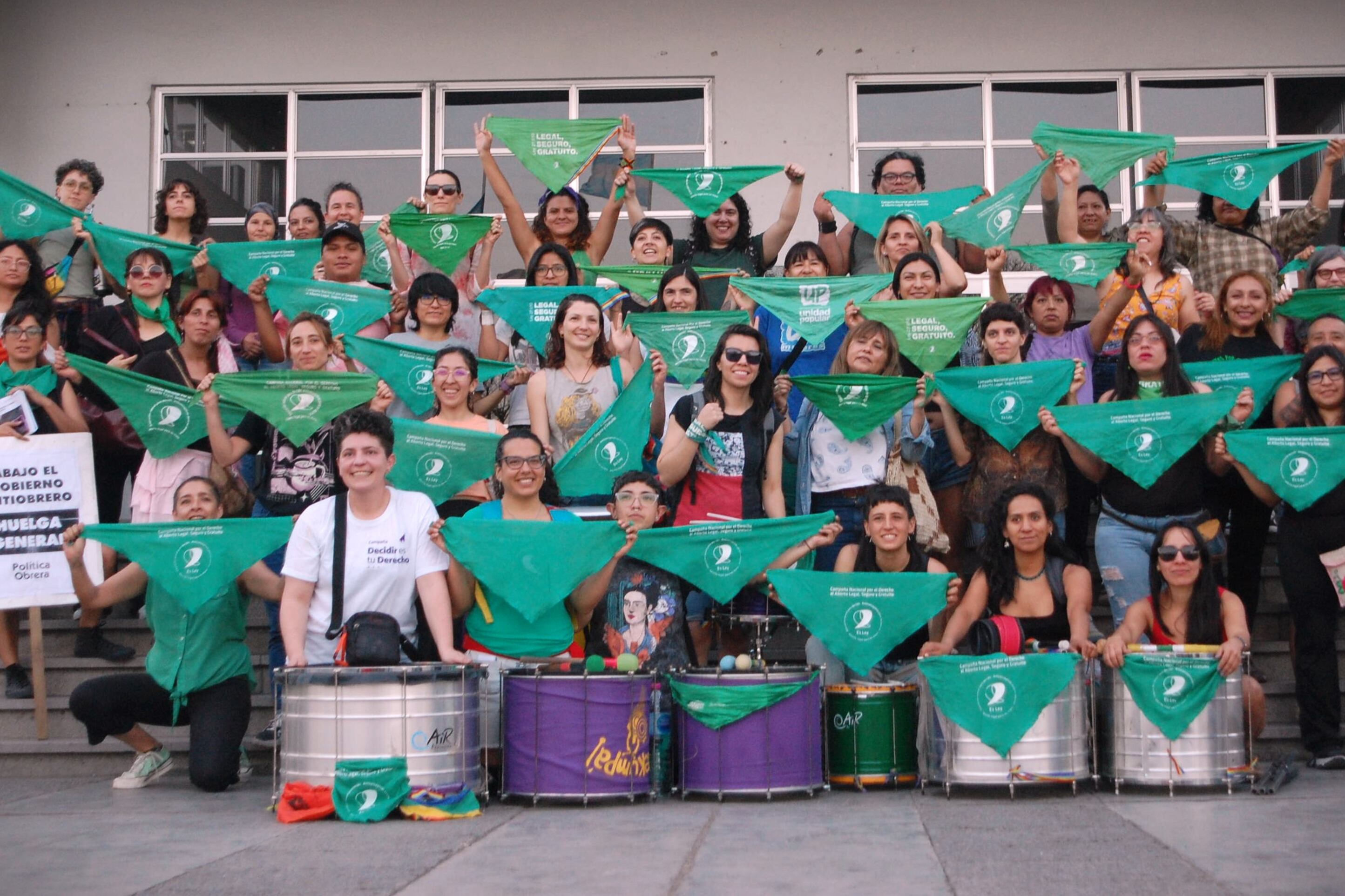 Pañuelazo en las puertas del Hospital Público Materno Infantil