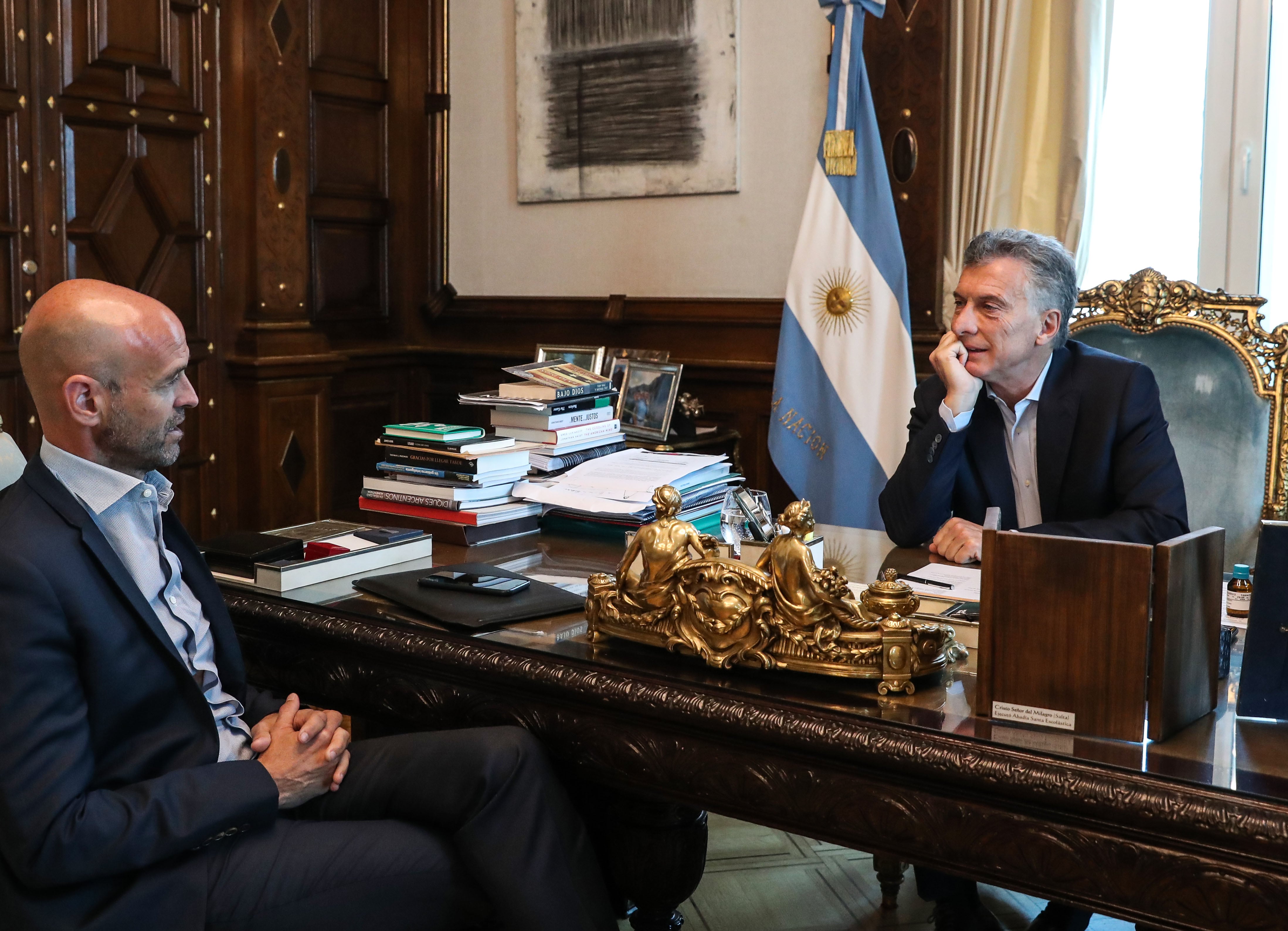 El presidente Macri se reunió con el ministro de Transporte, Guillermo Dietrich.