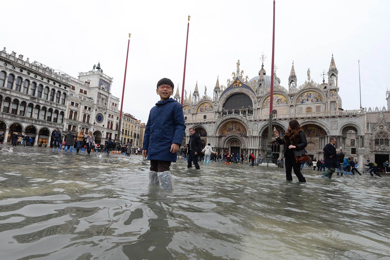 La plaza de San Marcos fue reabierta, pero vendrán más mareas altas.
