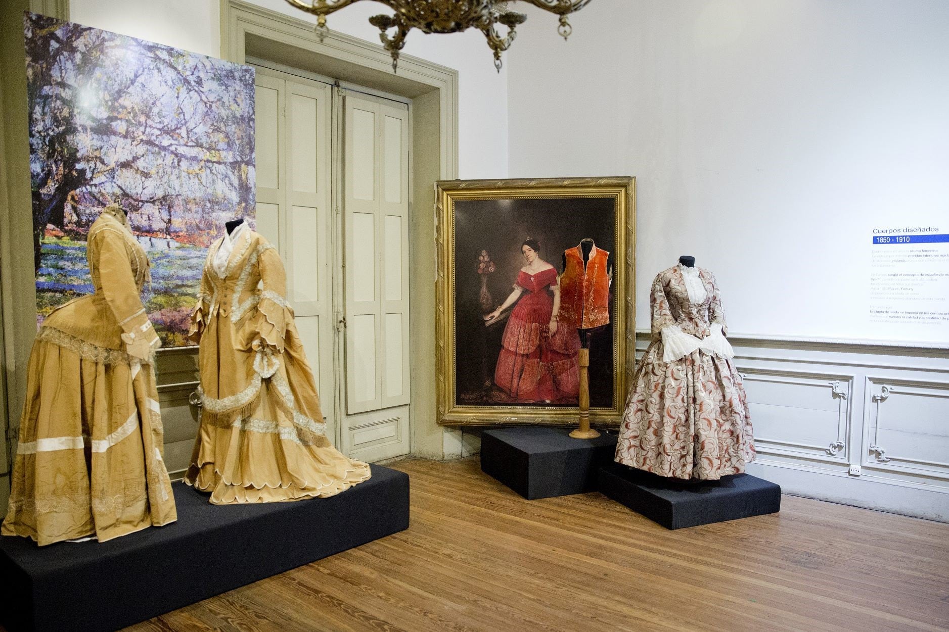 El Gobierno cerró el Museo Nacional del Traje: qué prendas estaban exihibidas