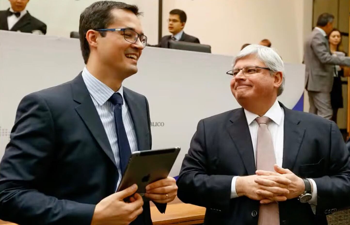 Los exfiscales Deltan Dallagnol y Rodrigo Janot durante la investigación del Lava Jato / captura de video