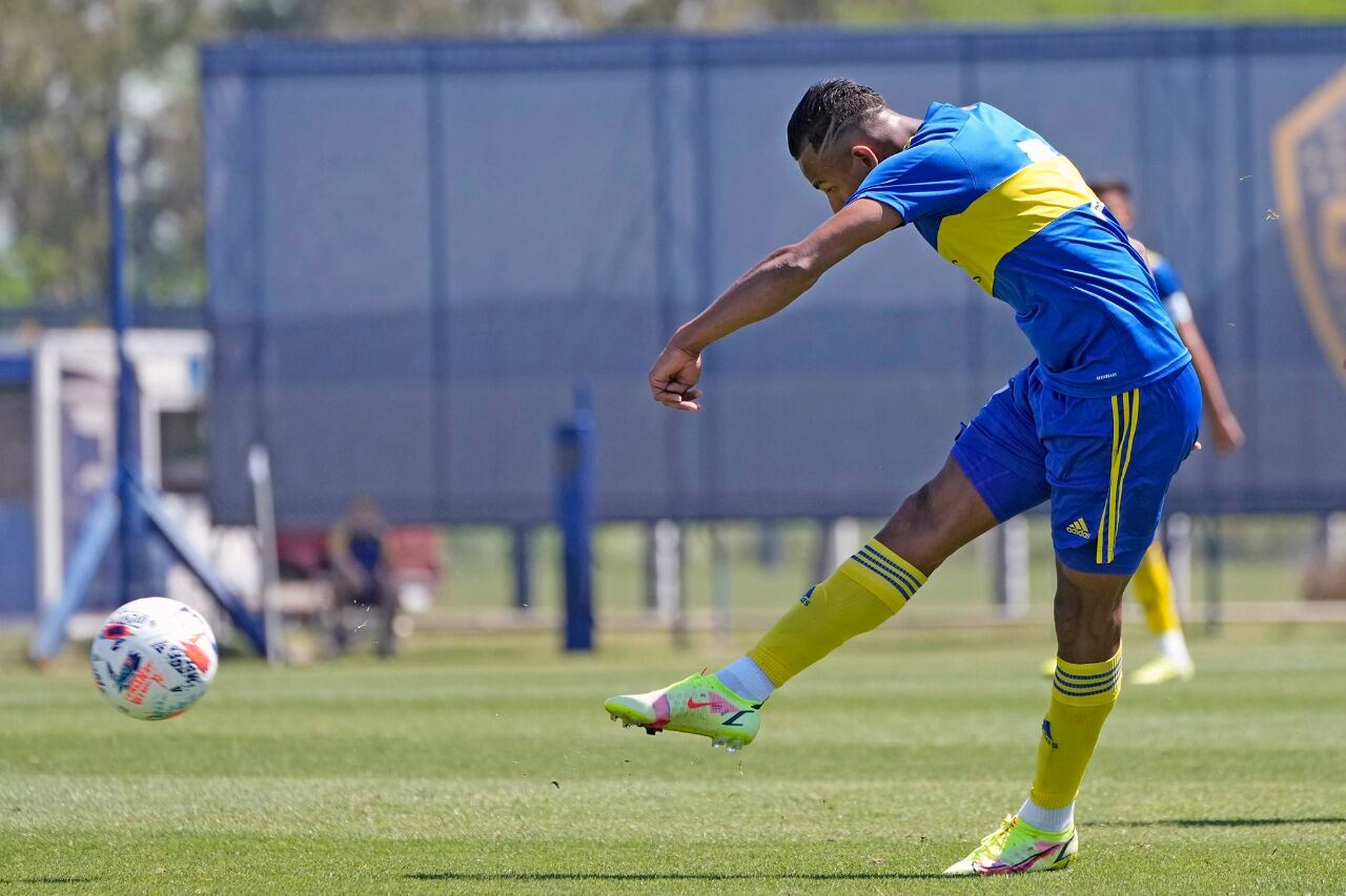 Villa durante el partido en Ezeiza