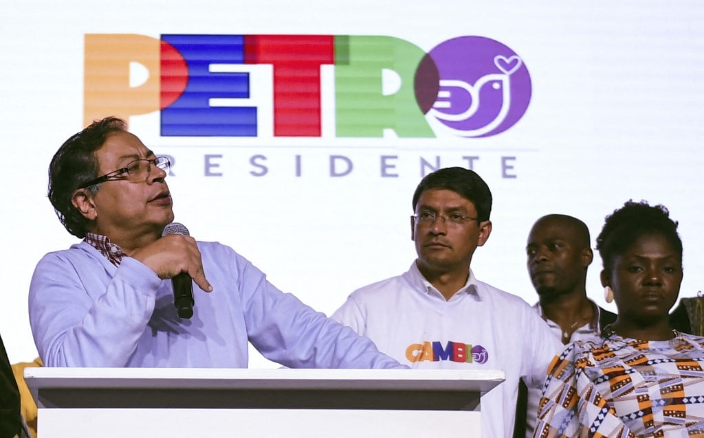El candidato de la izquierda Gustavo Petro aparece como el favorito.