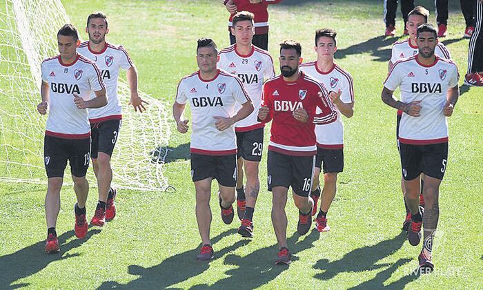 Nueve de los once que serán titulares el jueves intensificaron los trabajos ayer en el Monumental.