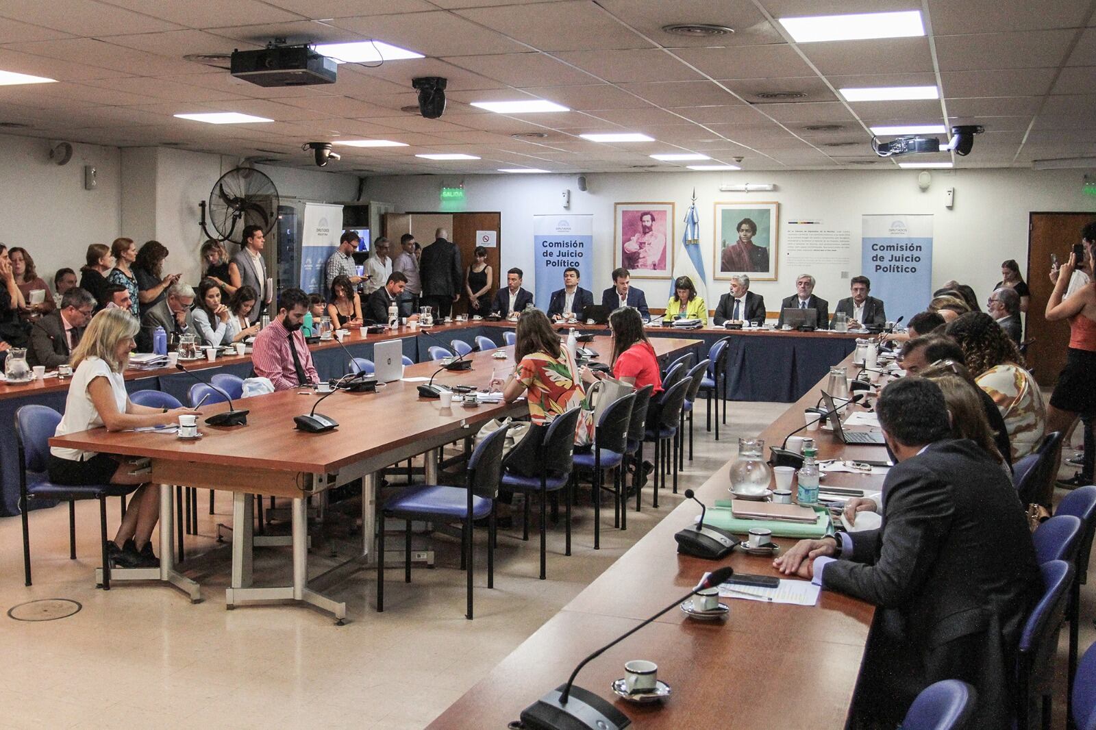 El proceso de remoción de los jueces de la Corte continúa en Diputados.