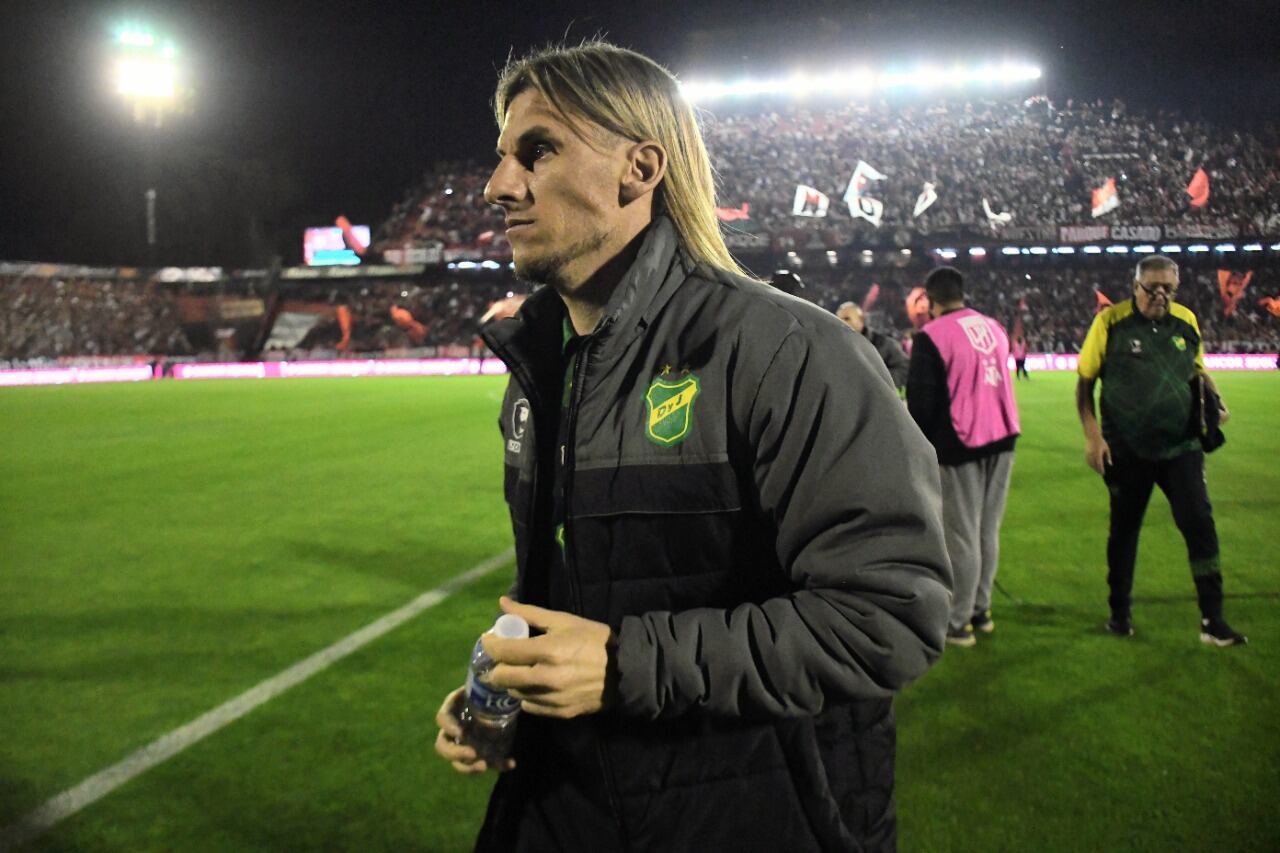 Sebastián Beccacece conduce a Defensa