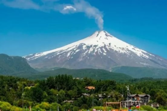La actividad volcánica provocó una alerta amarilla en la región patagónica. (Prensa Turismo Neuquén)