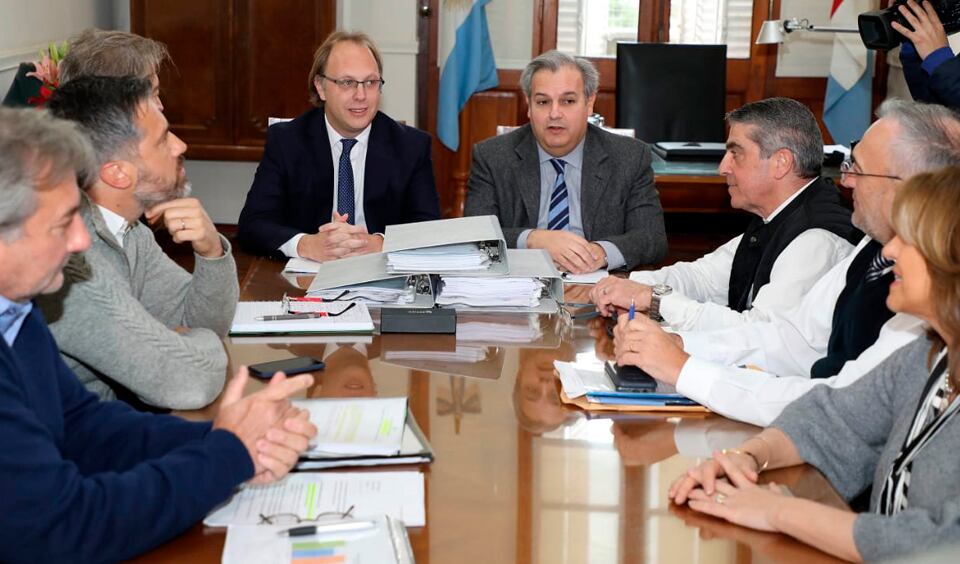 La reunión tuvo momentos tensos por los cruces de datos.