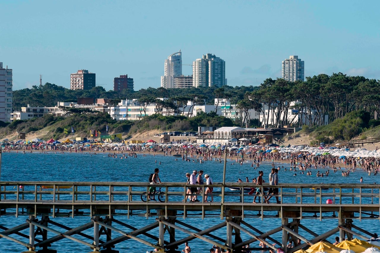 Punta del Este, uno de los destinos que eligen los argentinos en Uruguay. 