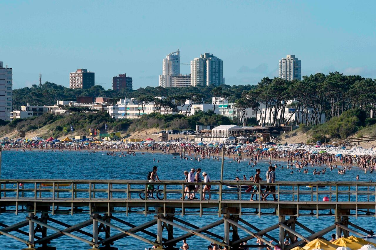 Punta del Este, uno de los destinos que eligen los argentinos en Uruguay.
