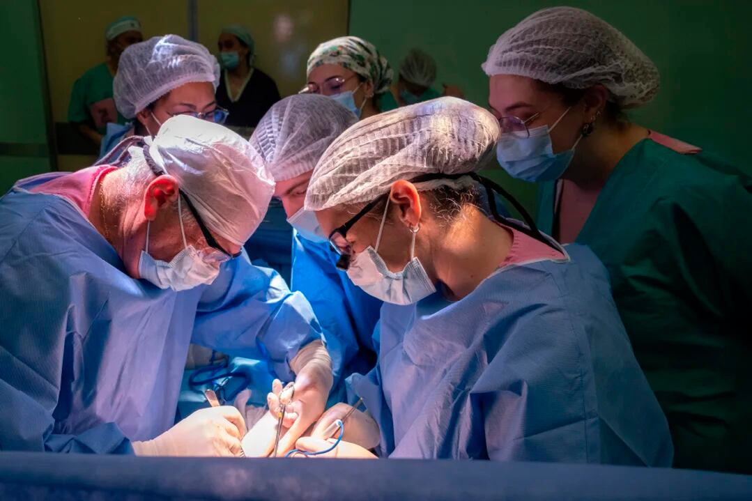 Más de 50 profesionales participaron de la operación.