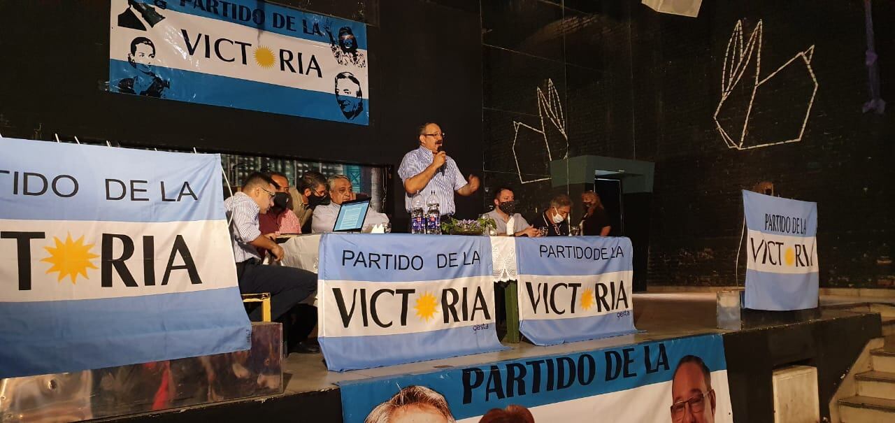 Leavy durante el Congreso Partidario del PV