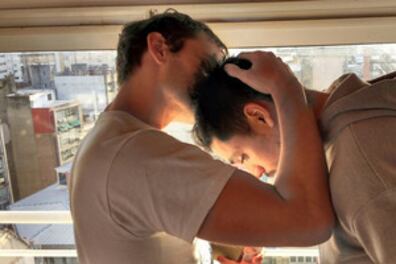 Cada actor hace dos personajes: Tulio y un cheto rubio; un trapito y un cheto morocho.