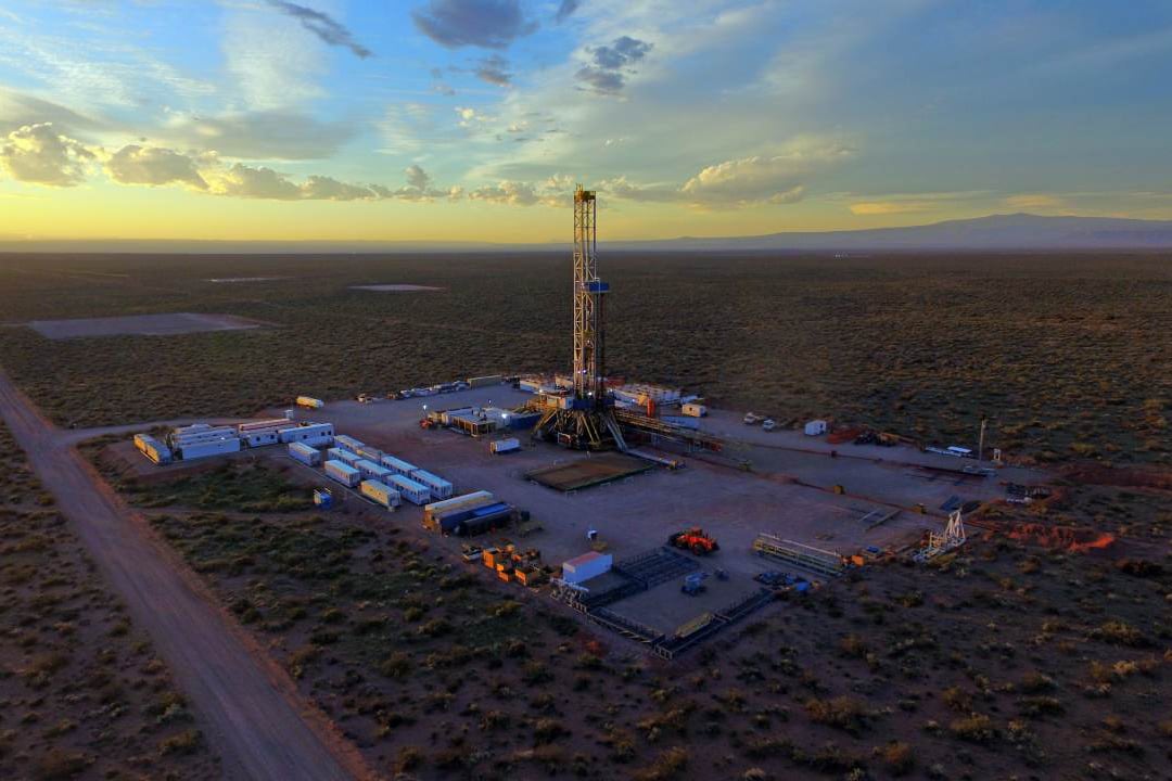 Los argentinos pagan un sobreprecio al año de u$s 1600 millones por el gas de Vaca Muerta, según IESO