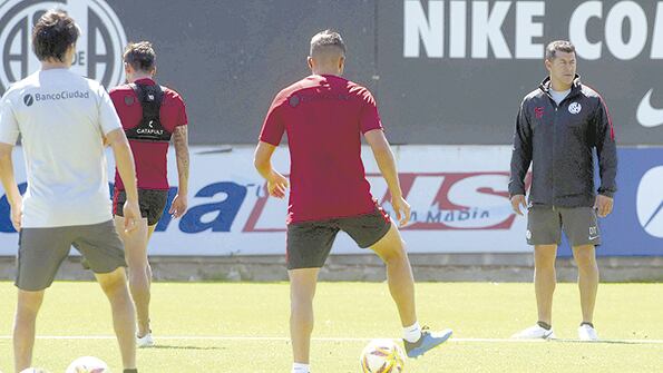 “Hay jugadores que no van a ser tenidos en cuenta y que ya lo saben”, indicó.