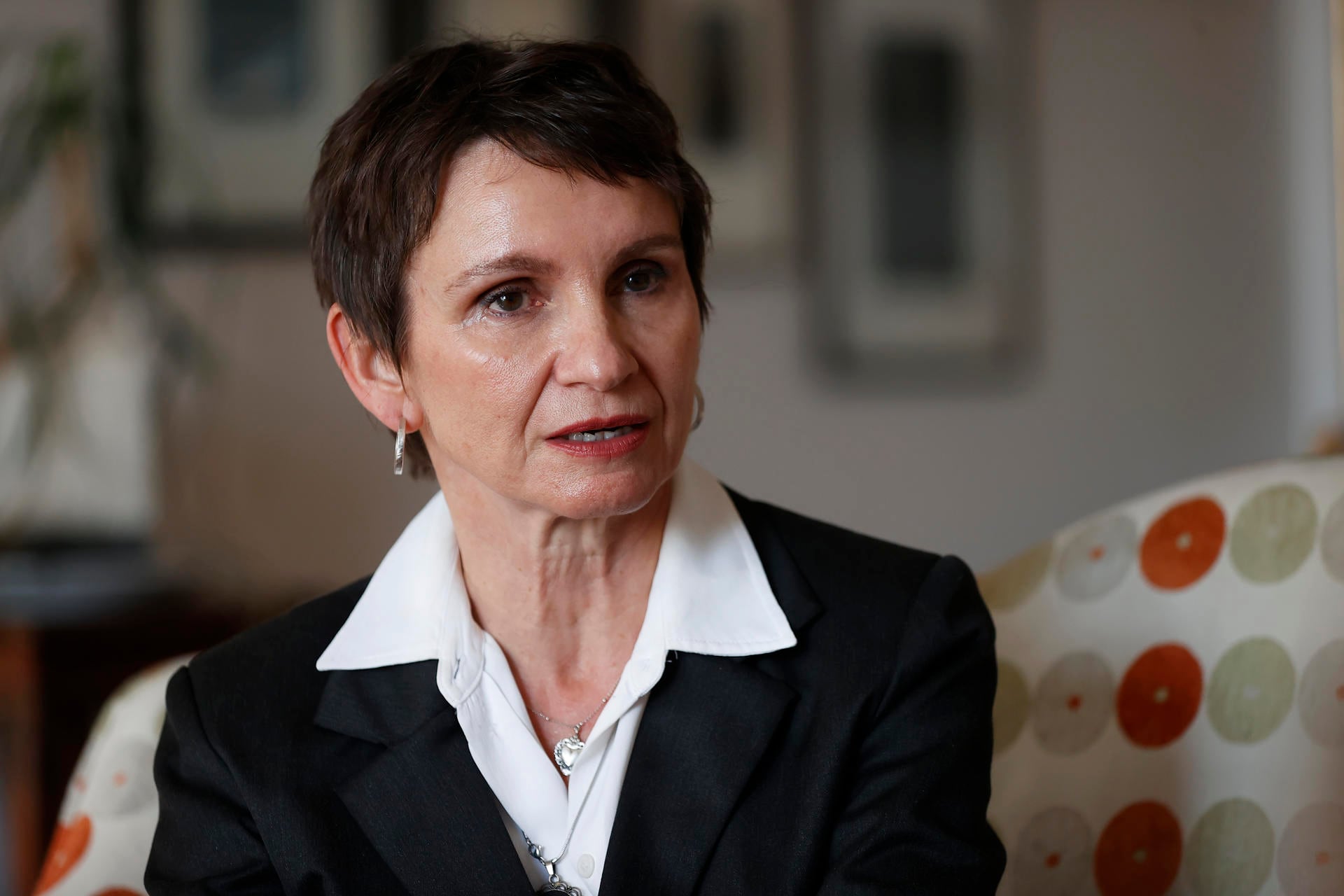 Carolina Tohá, de 60 años, es cientista política y militante del Partido por la Democracia