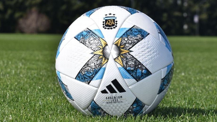 "Argentum 1983", pelota oficial del fútbol argentino