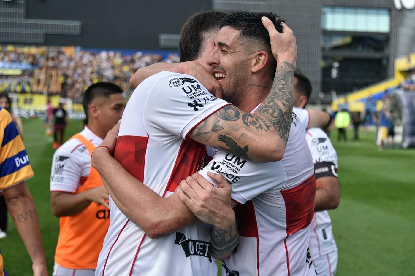 Morón celebra la clasificación para las semifinales