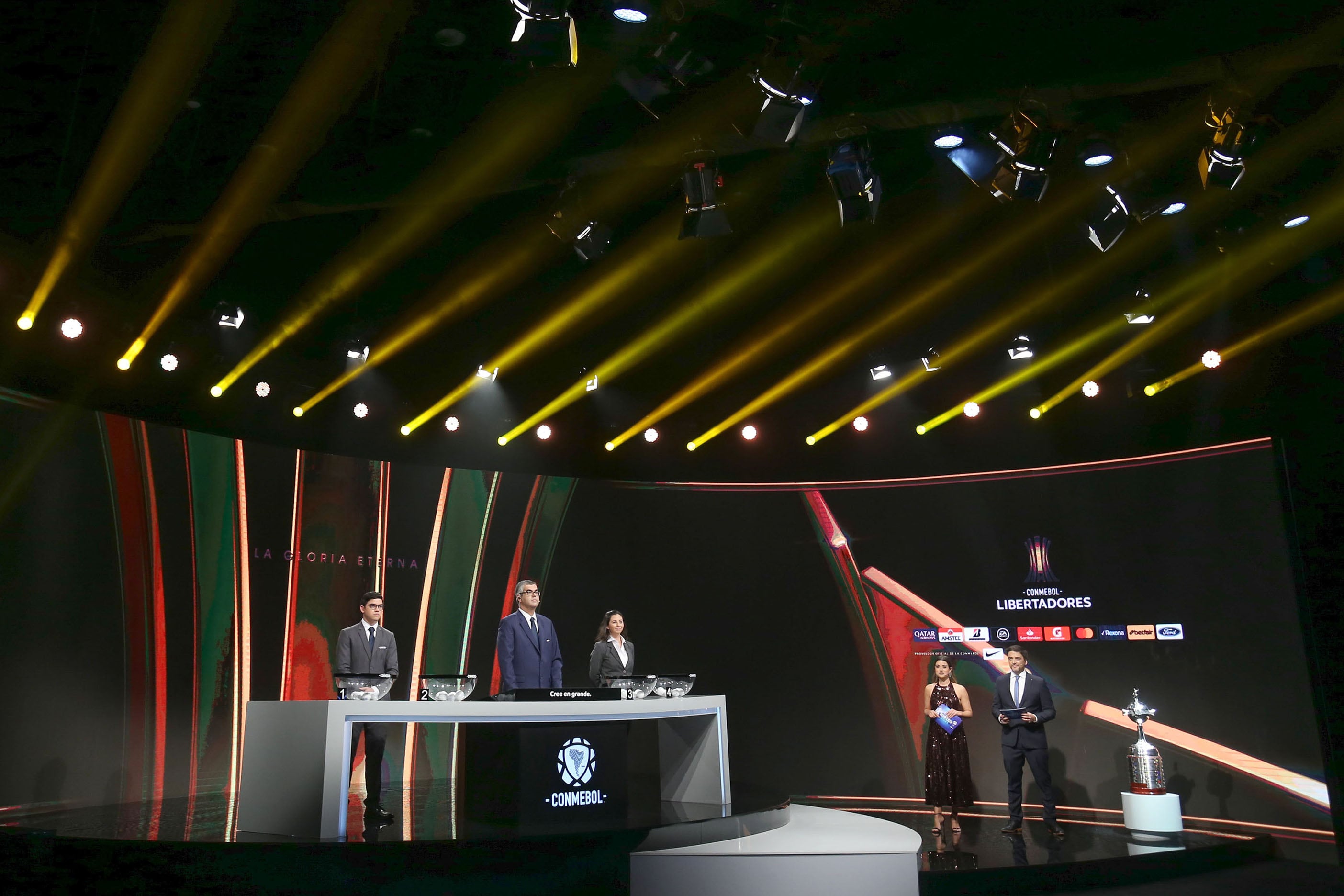 La semana pasada se realizó el sorteo de la Libertadores y la Sudamericana. Conmebol quiere avanzar con las copas cueste lo que cueste.