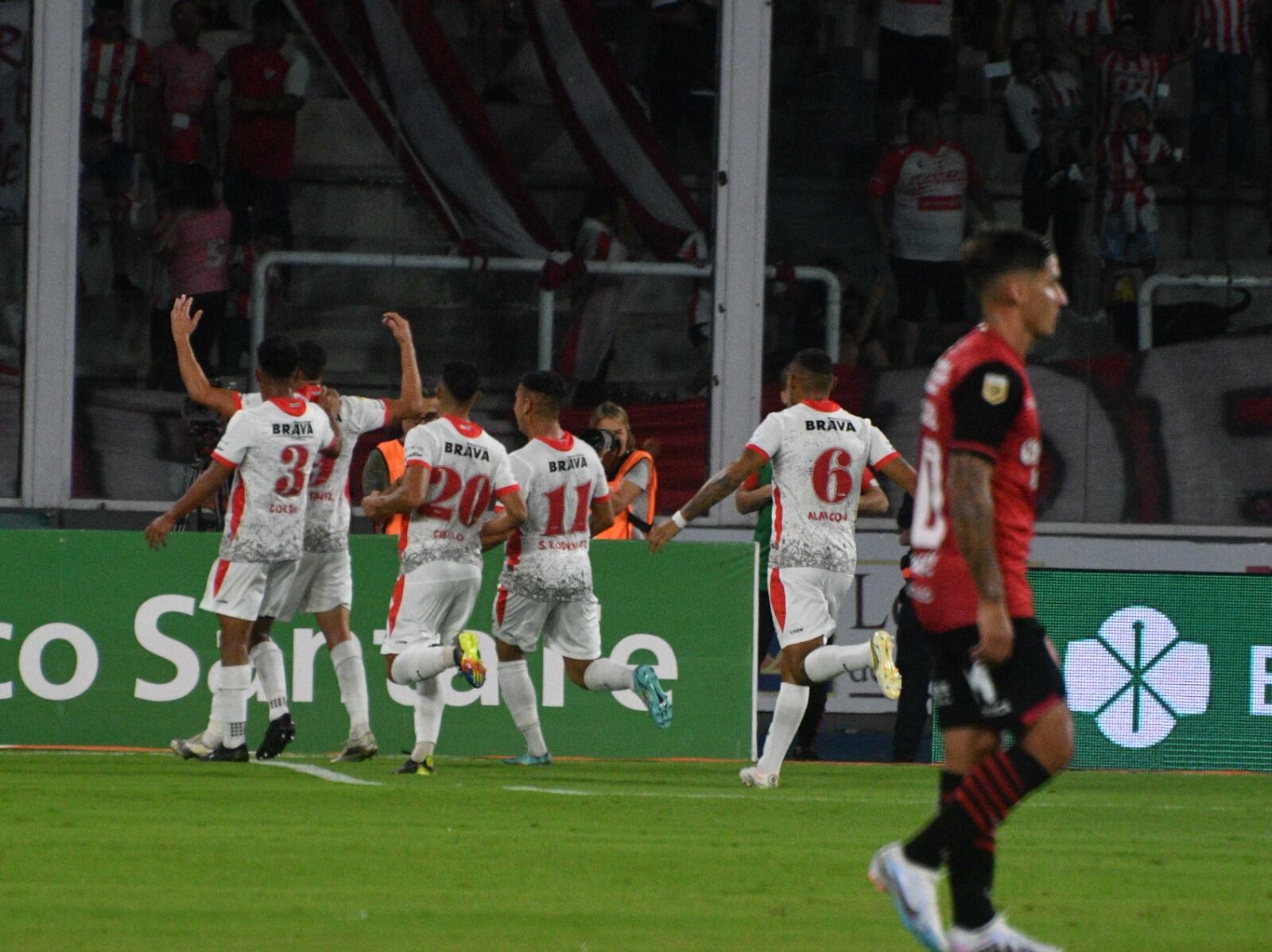 Los cordobeses festejan uno de sus goles