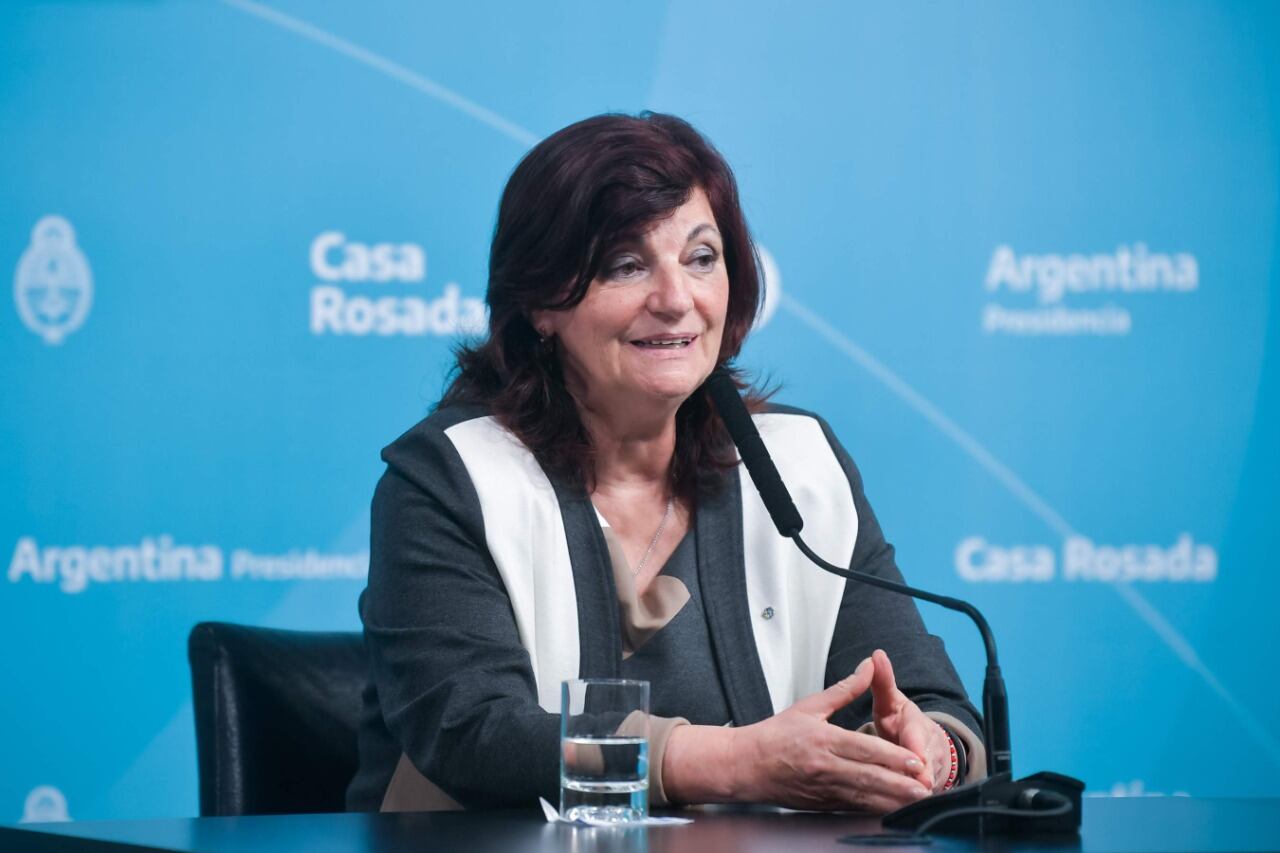 La ministra de Trabajo salió en defensa de la libertad sindical