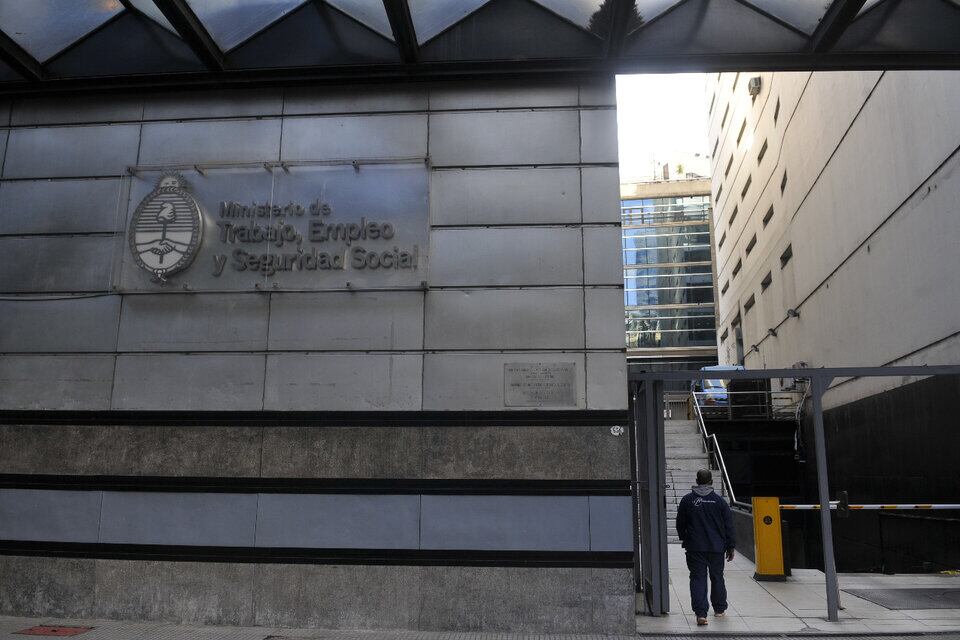 A partir del 1° de septiembre, el salario mínimo será de $51.200 (Imagen: Guadalupe Lombardo).