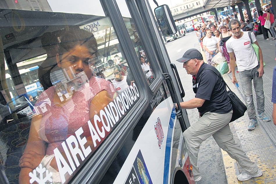 La tarifa de colectivo aumentará en el primer trimestre entre 38,5 y 42 por ciento dependiendo del servicio.