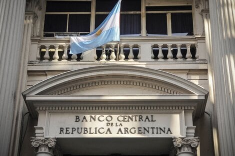 El riesgo país del banco JP Morgan se movía en la zona de los 771 puntos básicos, contra las 769 unidades en el cierre del viernes.