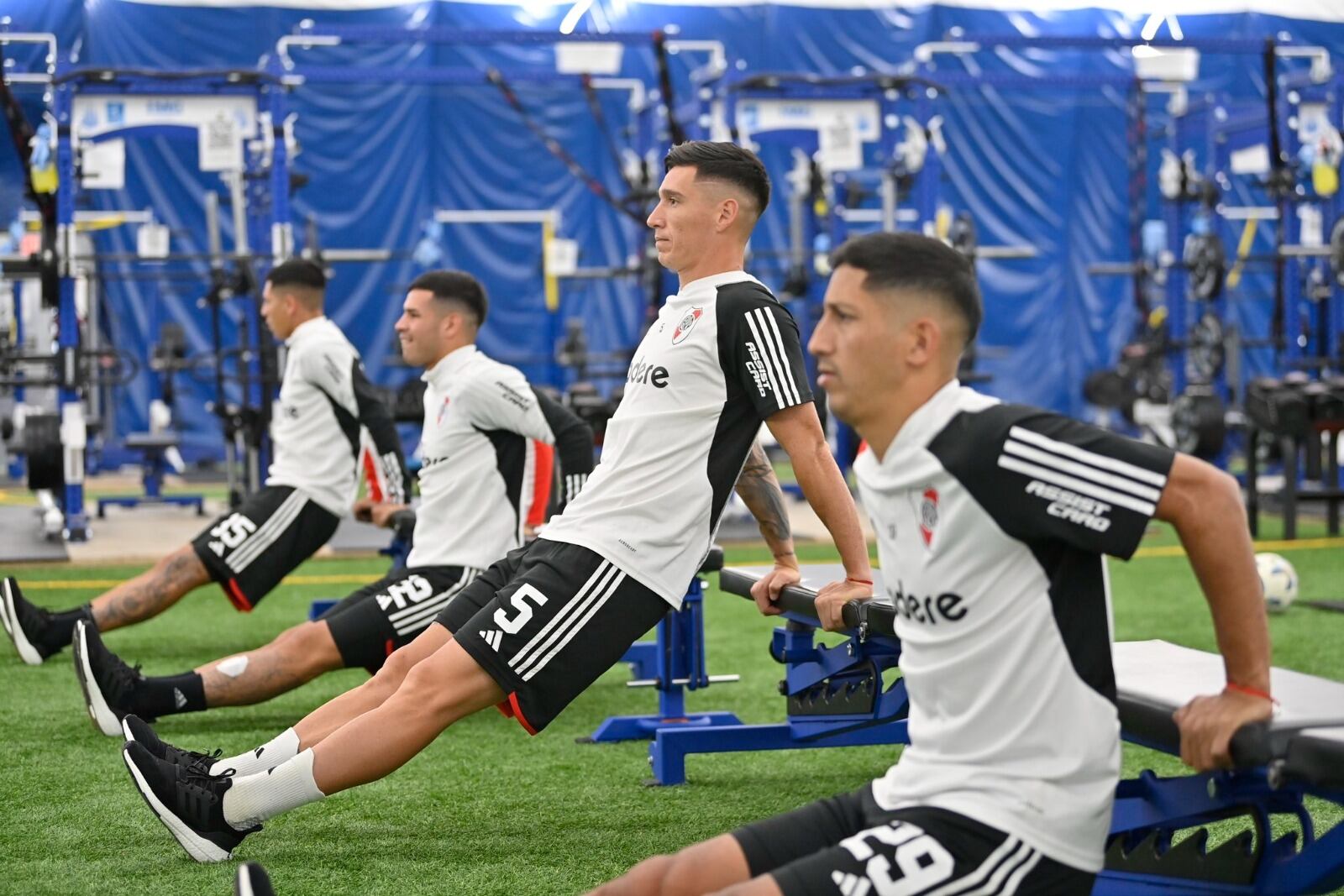 Kranevitter y Aliendro en primer plano, durante la práctica riverplatense