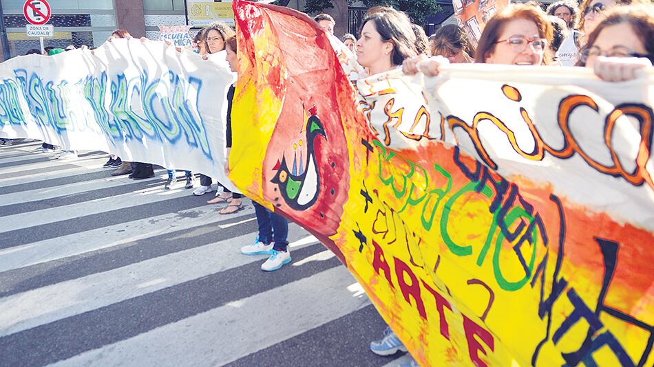 En diciembre, la comunidad de la “Cera 1” cortó Rivadavia y Bulnes contra la mudanza.