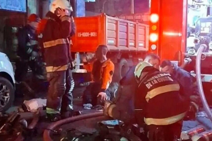 Dos líneas de mangueras fueron utilizadas para combatir el incendio.