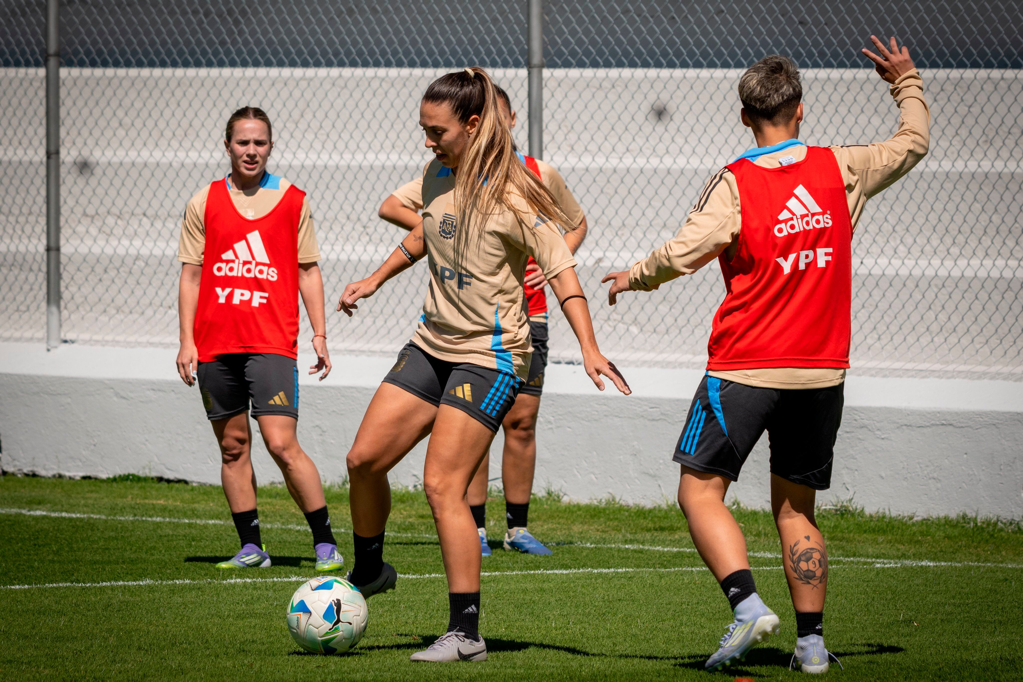 Práctica de las chicas argentinas