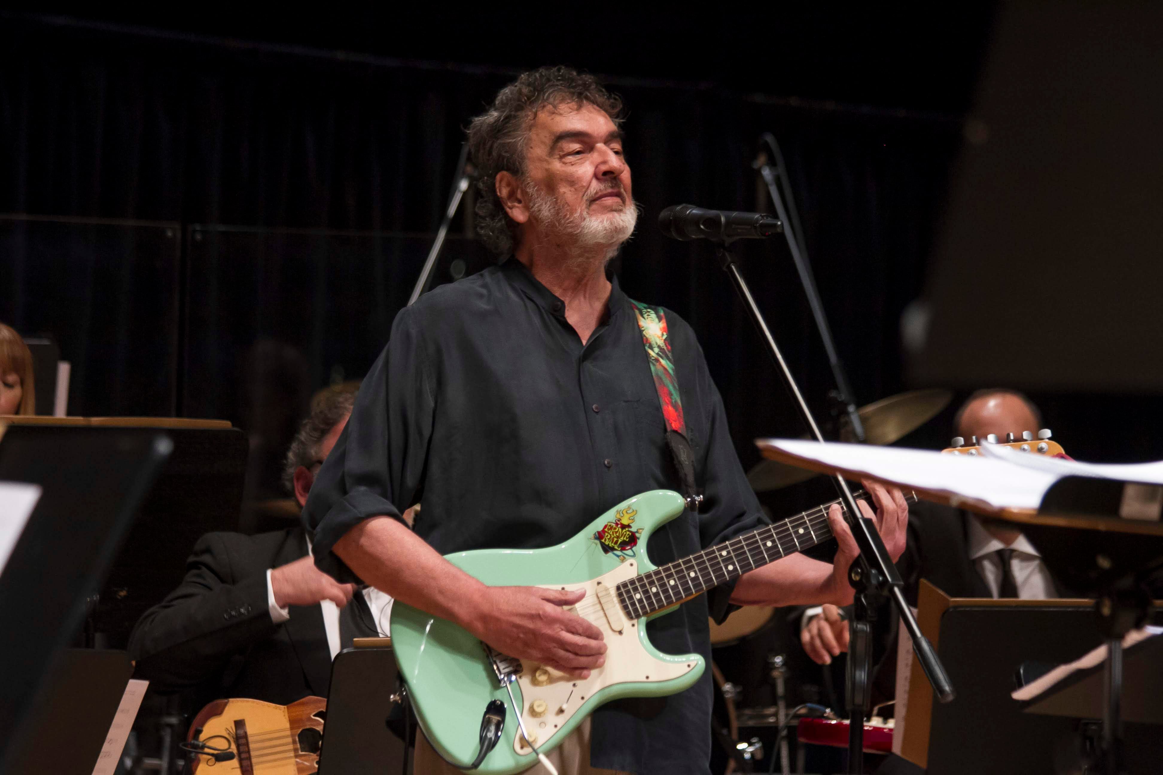 Edelmiro Molinari junto a la Filiberto en el concierto de homenaje.