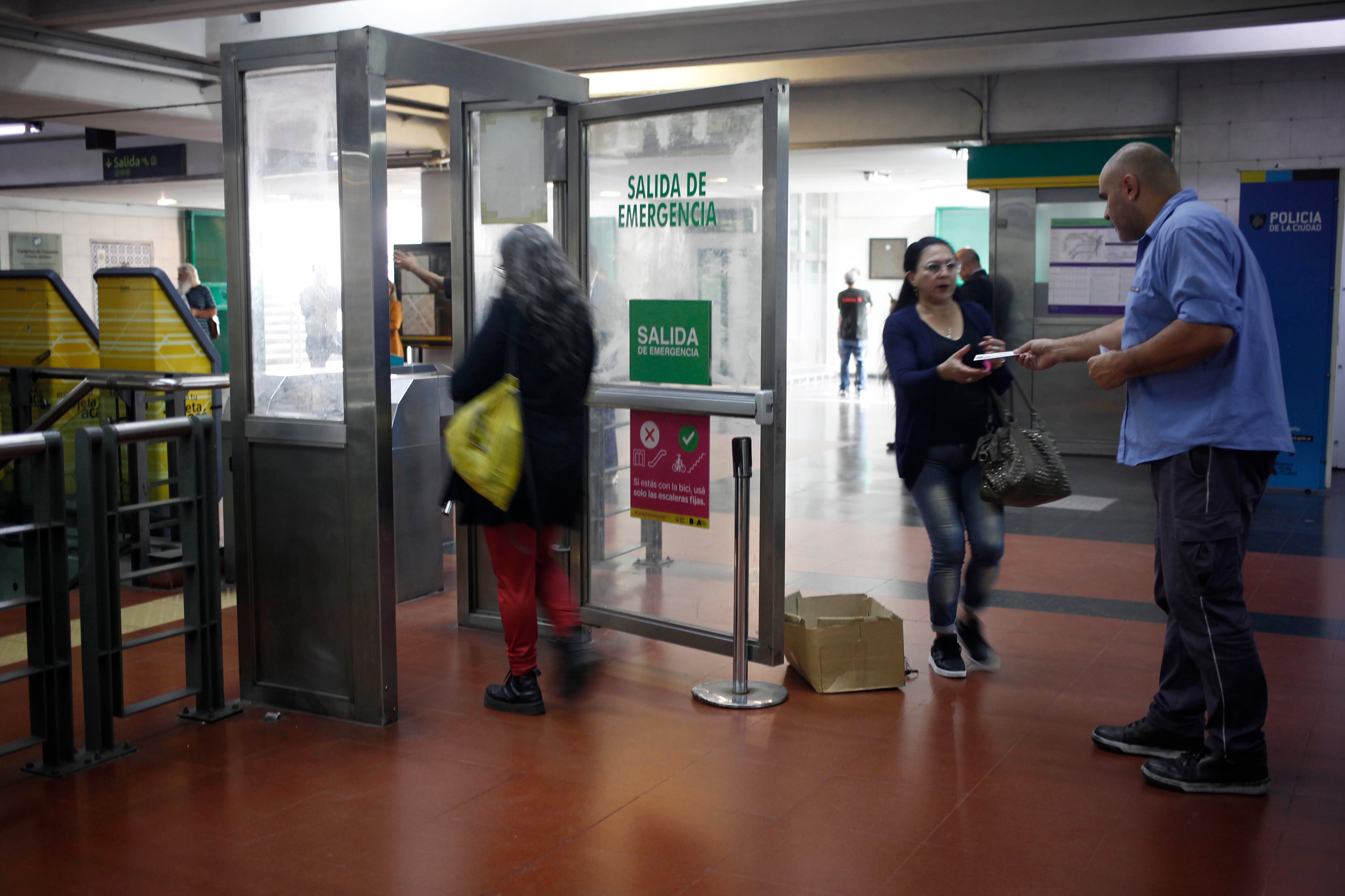 La Legislatura porteña aprobó que los jubilados que cobren menos de 2,5 mínimas podrán viajar gratis en subte