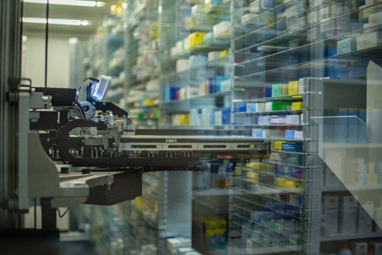 En el país ya hay 53 robots en farmacias.