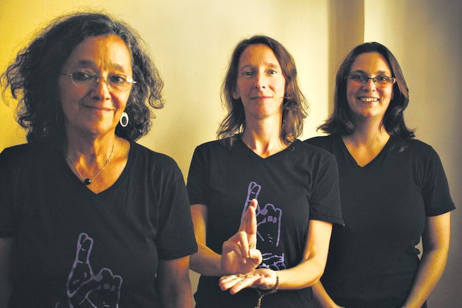 Mancera, Reuter y Bani. Para decir Ni Una Menos se creó una frase con tres señas: “Mujer-Opresión-Basta”.