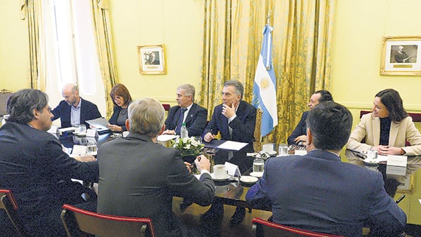 La suspensión de las PASO se conversó en la reunión de gabinete.