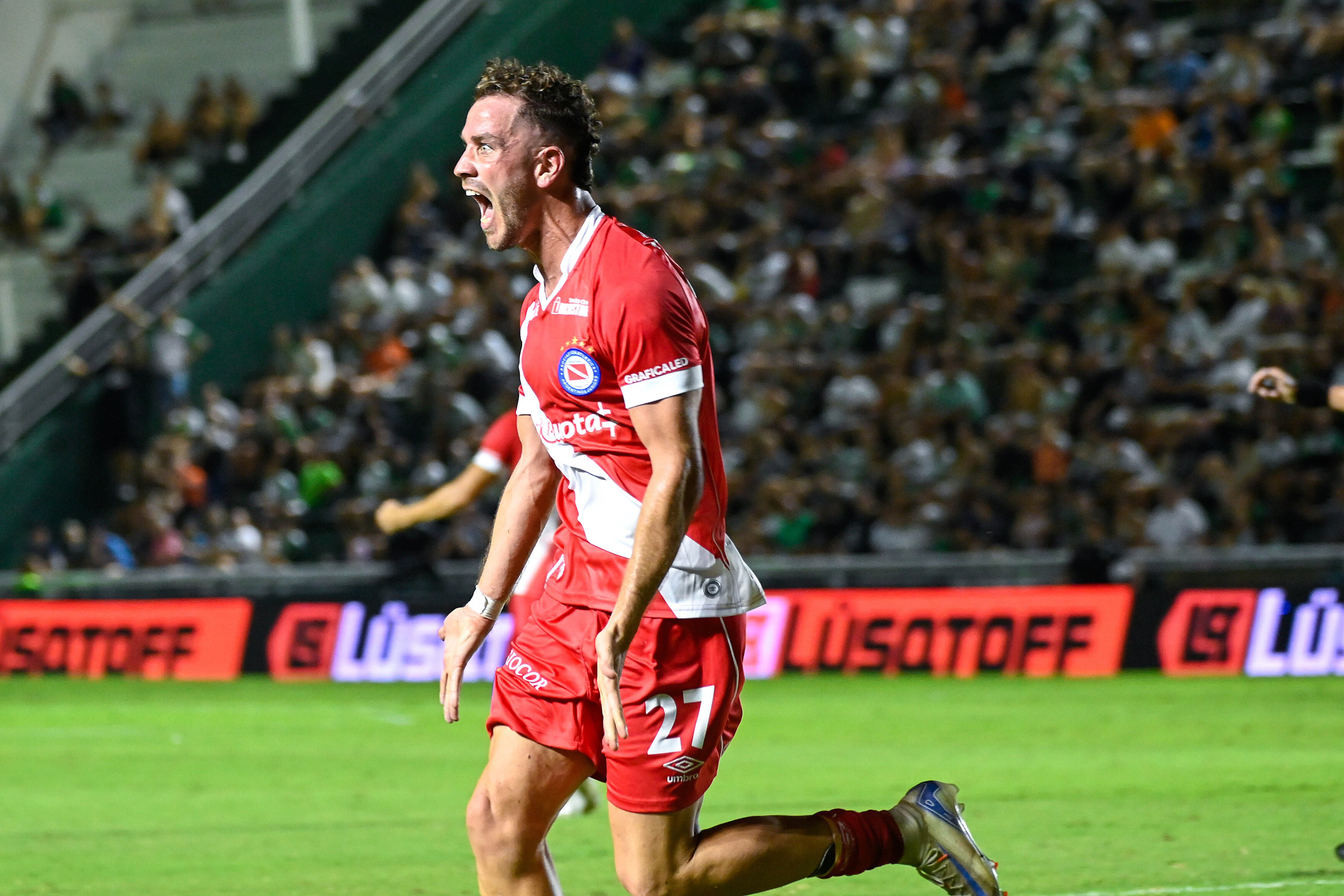 Tomás Molina festeja el empate transitorio para Argentinos