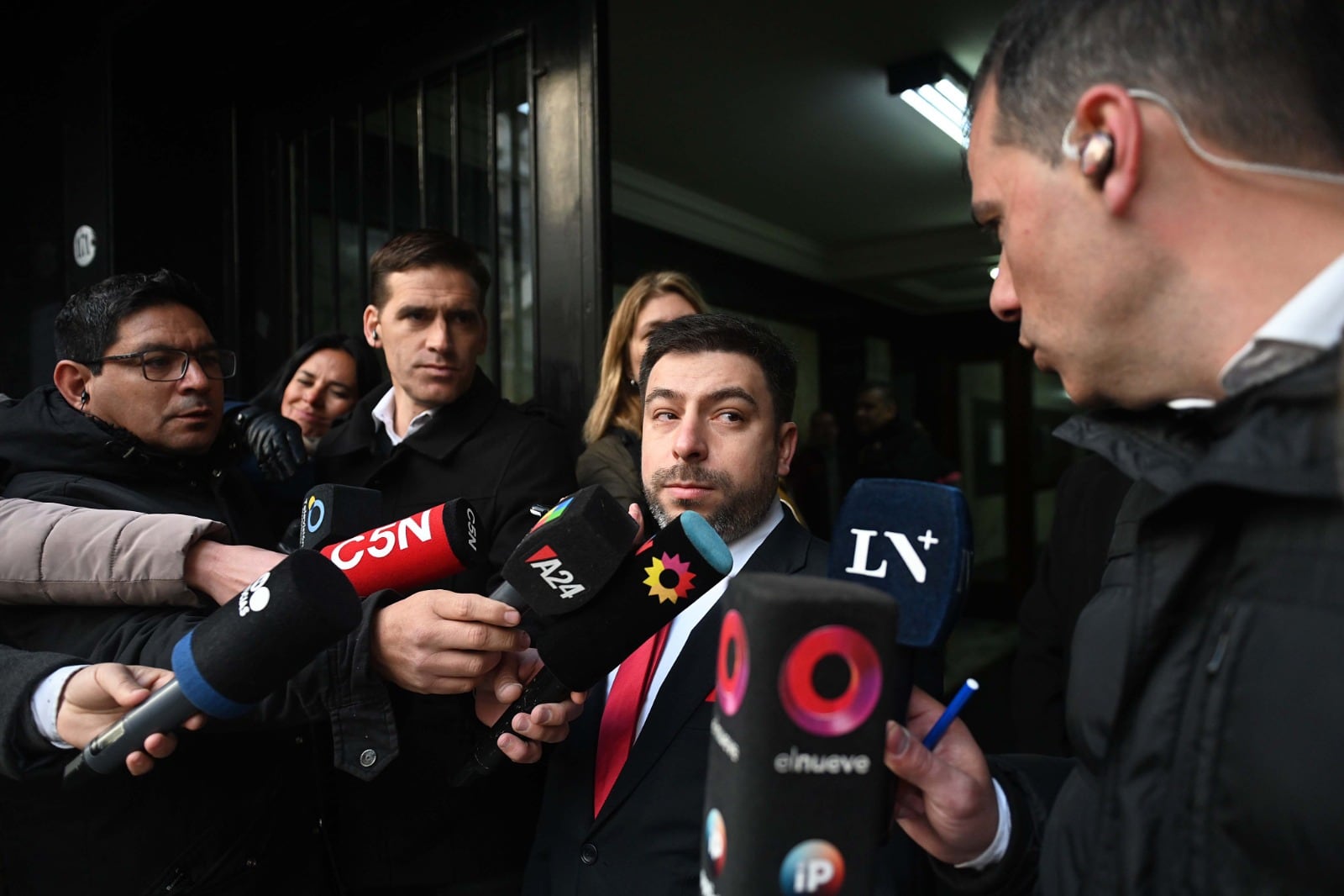 Hugo Figueroa, abogado de la querella, en la puerta de Tribunales.