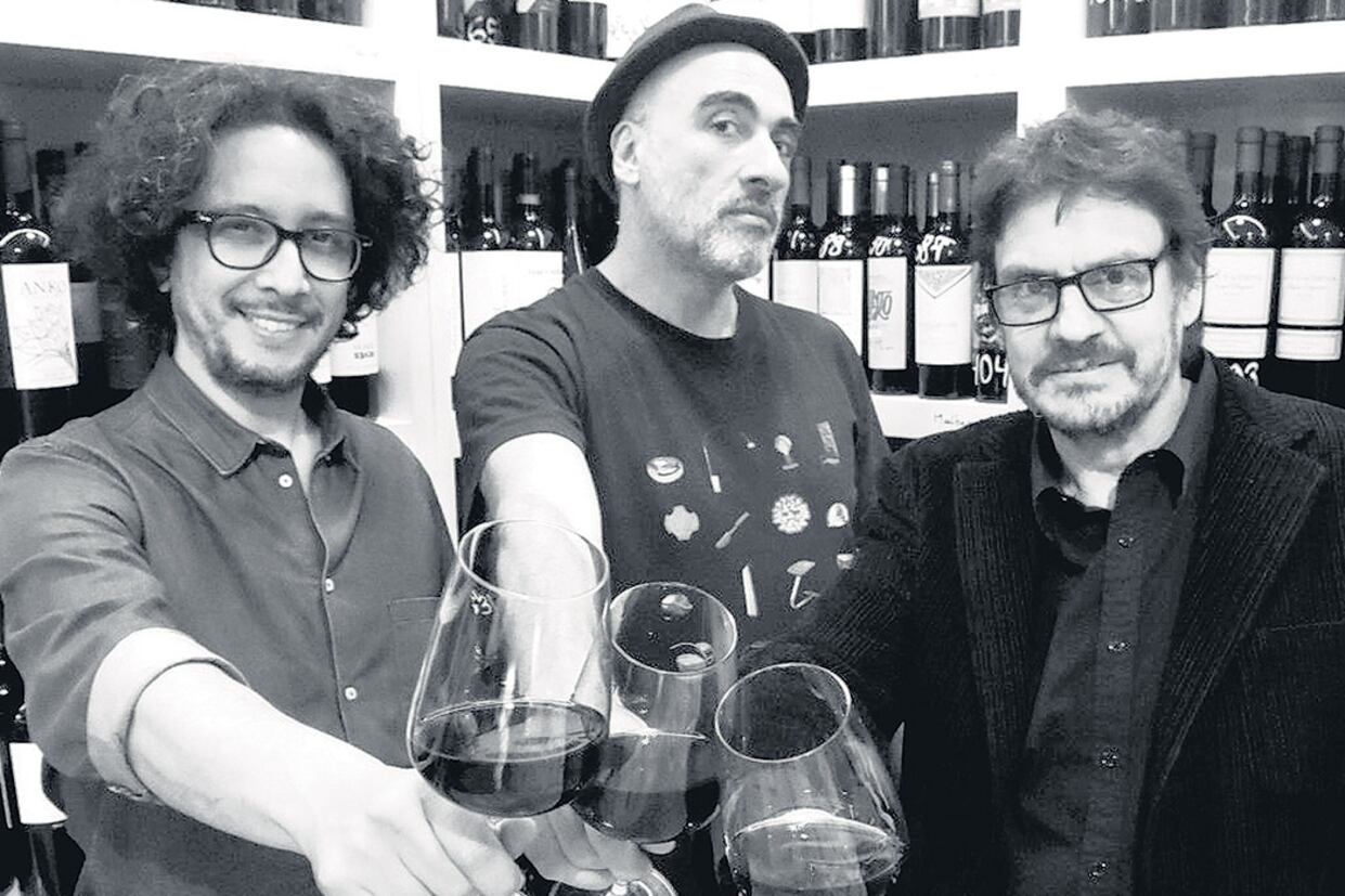 “El mundo del vino es vastísimo, inacabable”, afirman Aldo Graziani, Miguel Rep y Felipe Pigna.