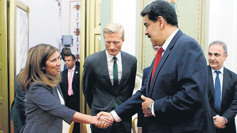 Maduro recibe a miembros del Grupo de Contacto en Caracas.