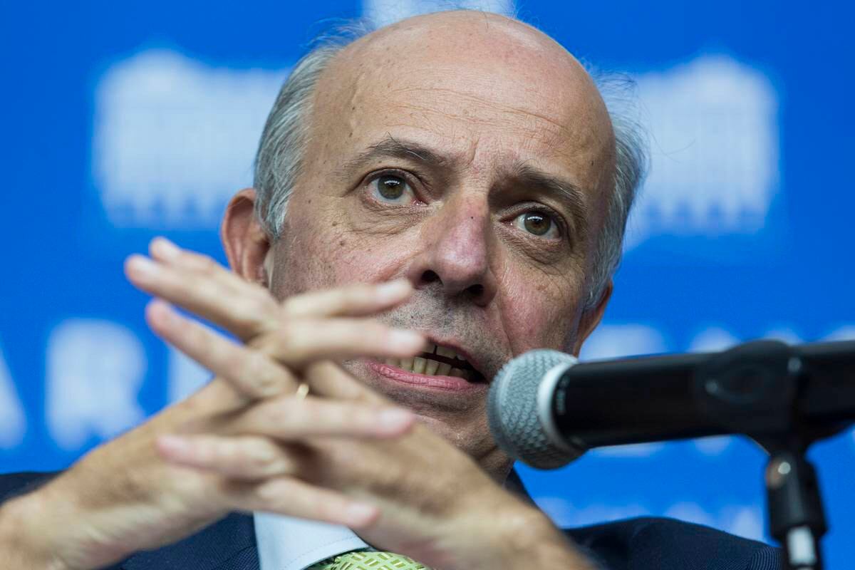 Javier García, titular de Defensa. 