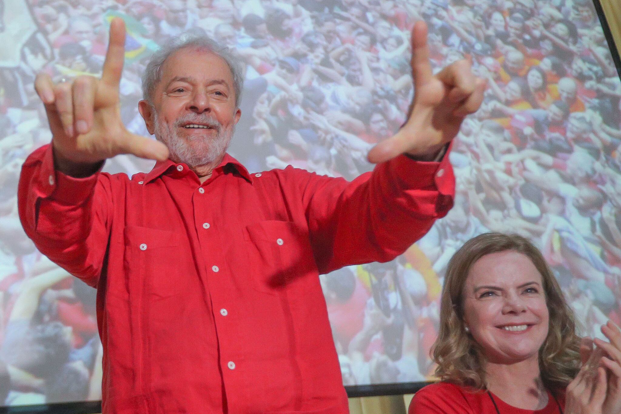 Lula y la presidente del PT Gleisi Hoffmann.