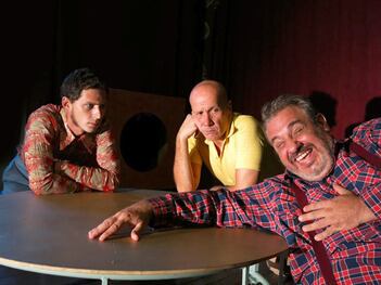 La compañía rosarina se presenta todos los sábados de abril en el teatro La Morada.
