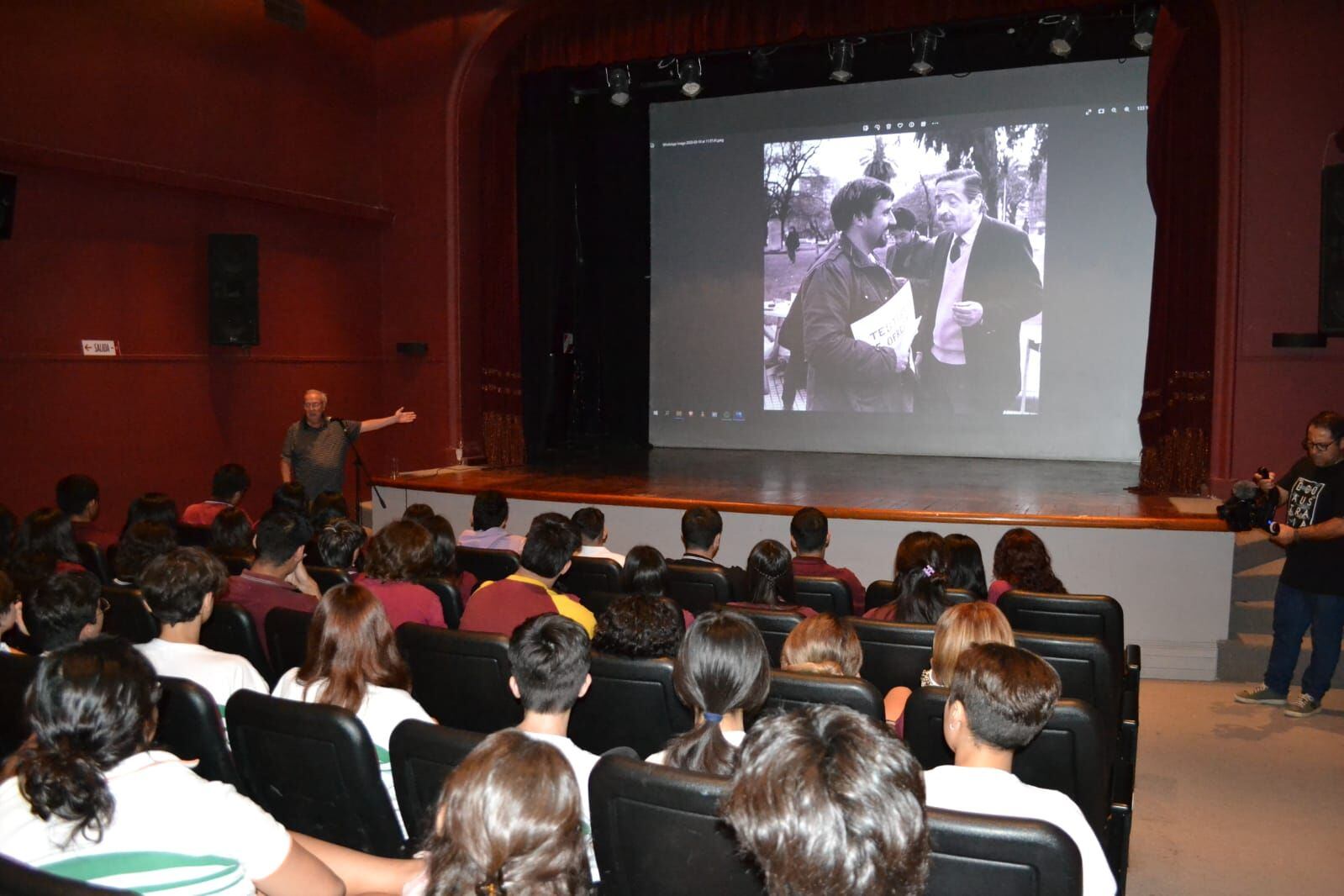 Cine debate en Espacio 73.