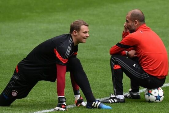 Manuel Neuer y Pep Guardiola durante su paso por el Bayern Múnich.