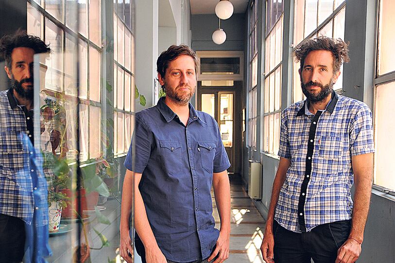 “Hay una operación de asociar migración con delincuencia”, dicen Diego Morales y Manuel Tufro.