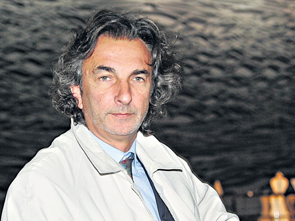 Angelo Calcaterra, el primo de Mauricio Macri, aparece de nuevo involucrado en maniobras sospechosas.